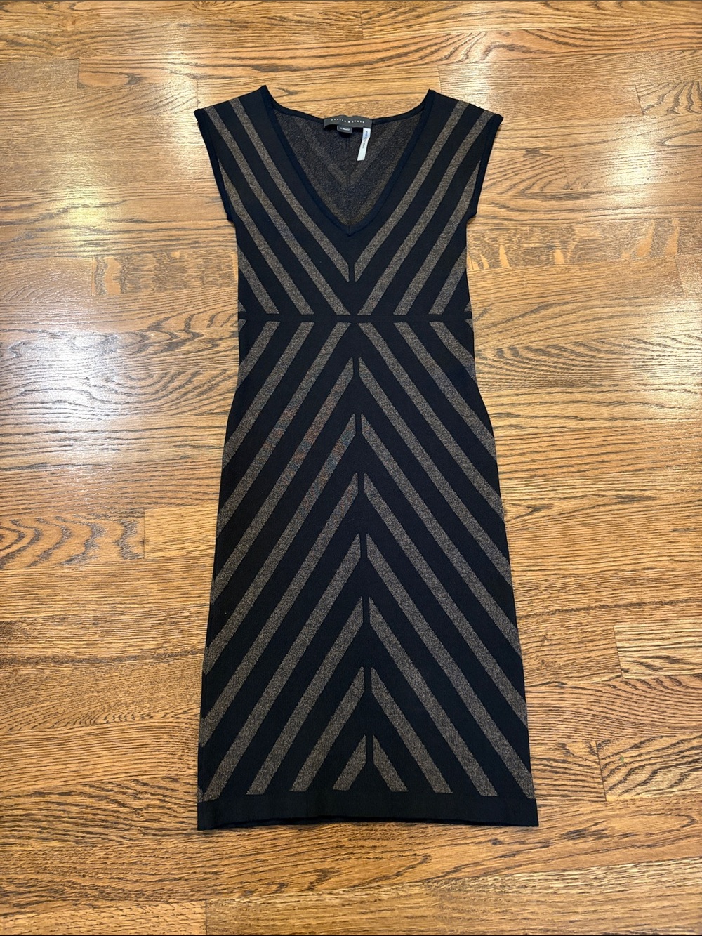 Stella & Jamie Black & tab  Chevron bodycon Knit Dress, xS